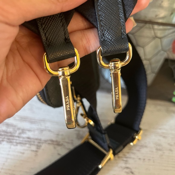 SOLD ✨Prada Re-Edition 2005 in Saffiano GHW✨ - Picture 12 of 16